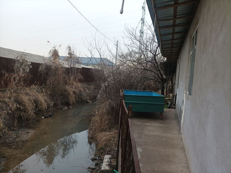 Uy sotiladi 20 sotih