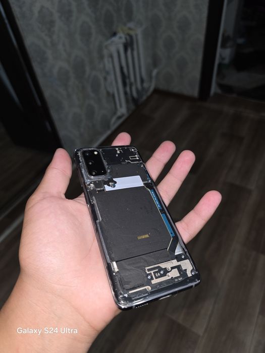 Samsung S20 в отличном сост