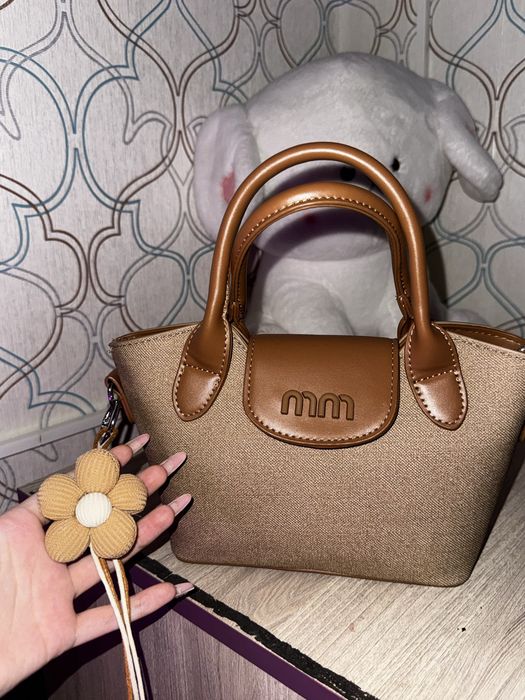 кожаная сумочка miumiu