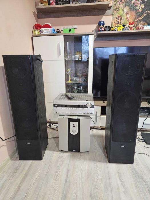 Продавам усилвател, субуфер и две колони.