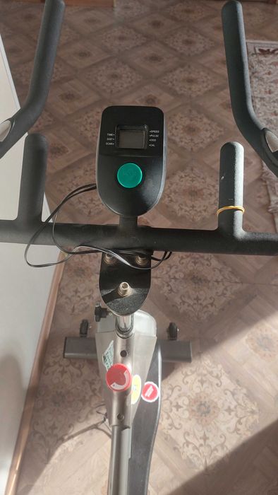 Вело тренажер  новый