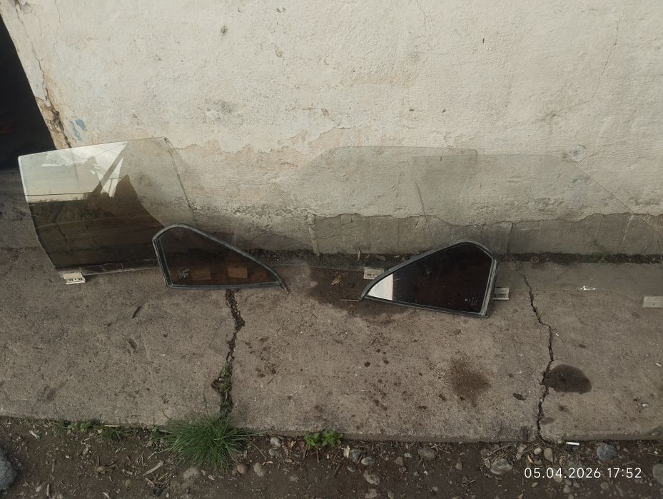 Продам стекла на БМВ