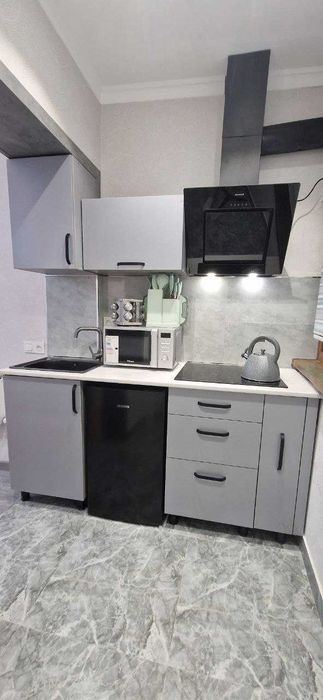 Продаётся своя 2х комнатная. ул. Бабура. Укомплектованная