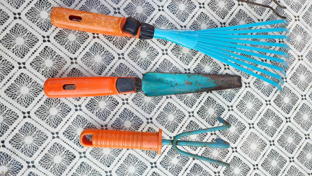 Scule metalica pentu gradina
