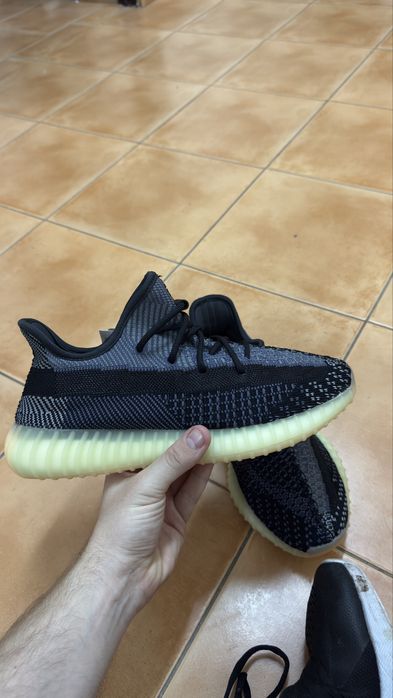 Yeezy 350 v2 carbon