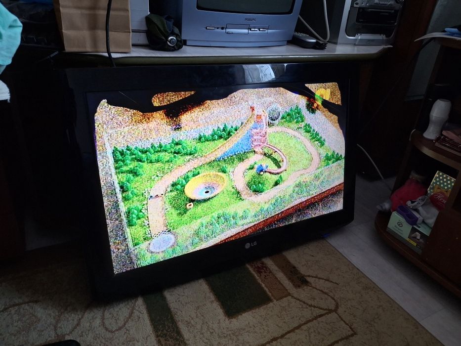 Телевизор LG плазма