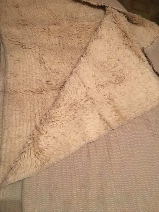 Продавам халище--китеник, килим