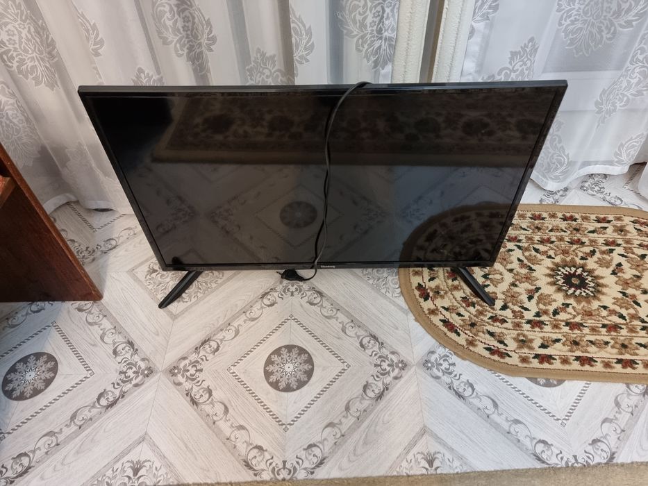 Elenberg 32 дюйма на запчасти.