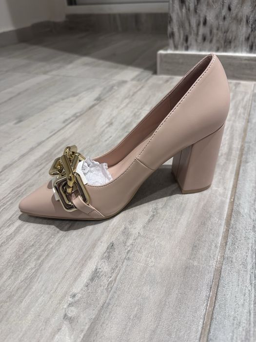 Дамски обувки на ток