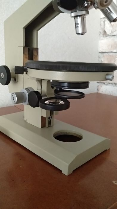 микроскоп лабораторный