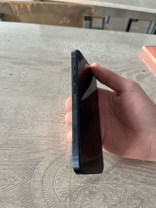 Айфон 13 с гарантей