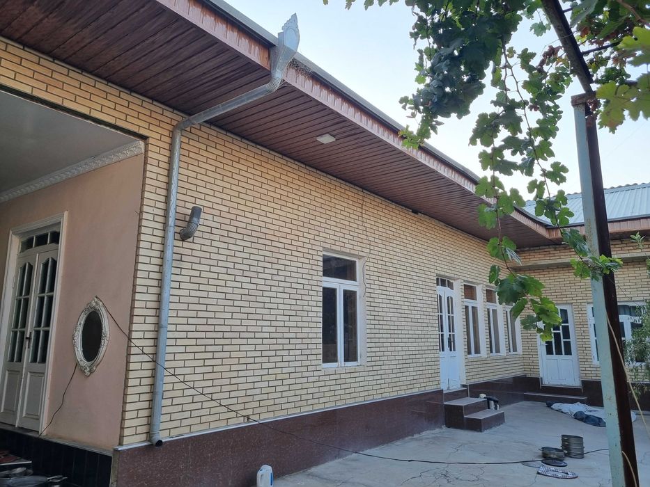 Ĝijduvon shahar hovli sotiladi