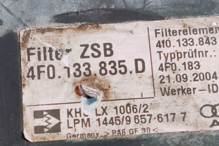 Carcasa filtru aer  2.4 benzina 4F0133835D Audi A6 4F/C6