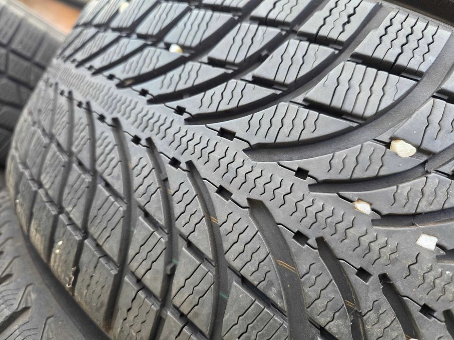4бр Зимни гуми 235 65 17 - Michelin