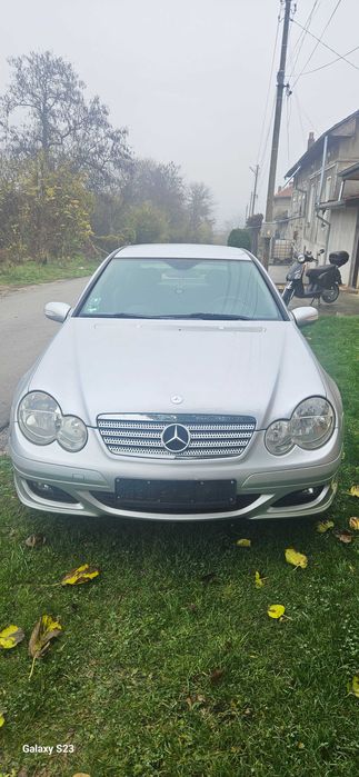 Mercedes c 200            .