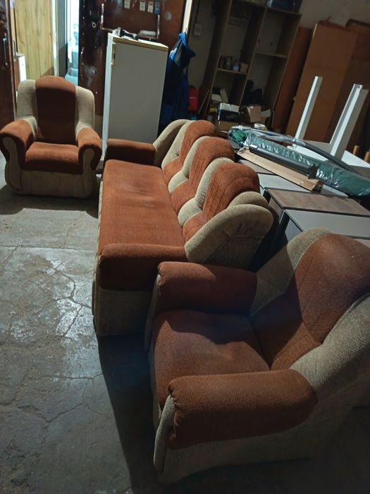 Диван и два кресла