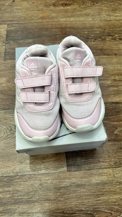 Кроссовки для девочки