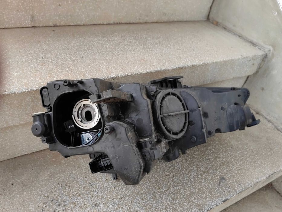 Фар Audi A4 B9 LED Bi-Xenon ляв / Фар Ауди А4 Б9 ксенон Оригинален