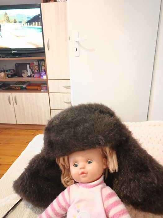 Дамска и мъжка шапки