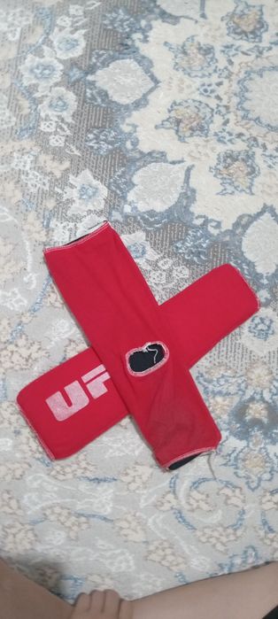 Бокс перчатка и щиток