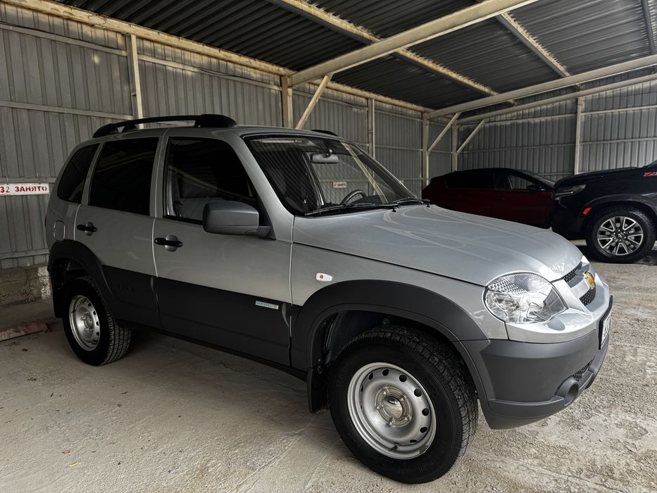 Chevrolet Niva пробег 9.300 км