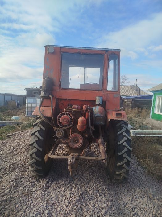 Продам трактор Т16