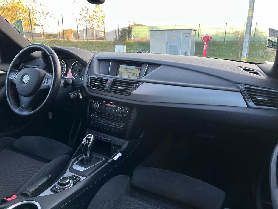 BMW X1 xDrive 18d / M-PACK / 2.0Diesel / Bi-Xenon / Navi / Alcantara