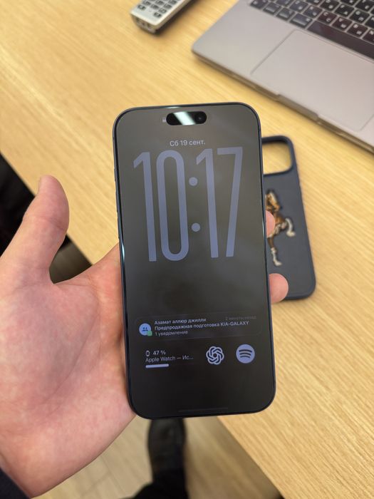 продам 17 про макс