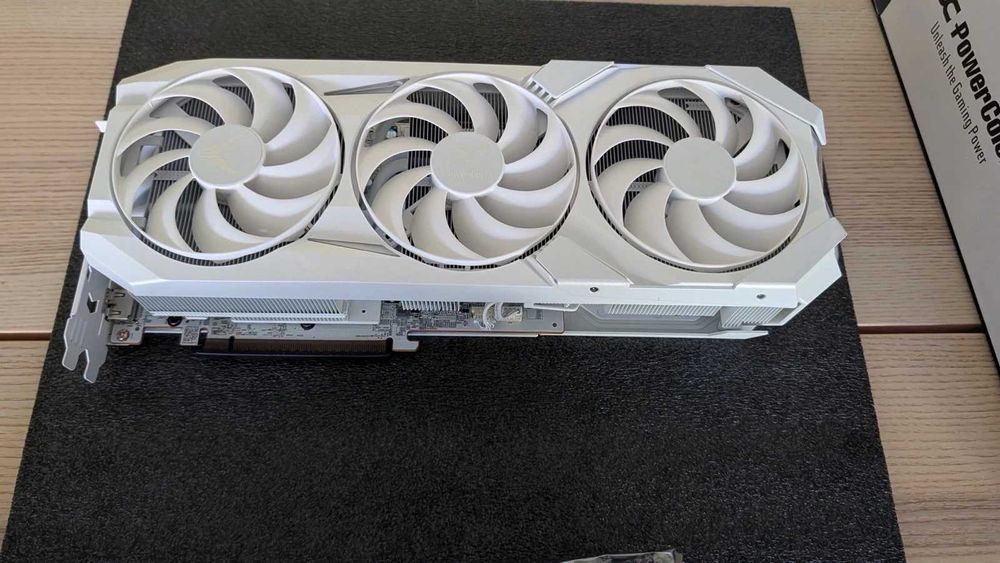 Видео Карта PowerColor Radeon Red Devil Spectral White RX 9070 XT 16GB GDDR6