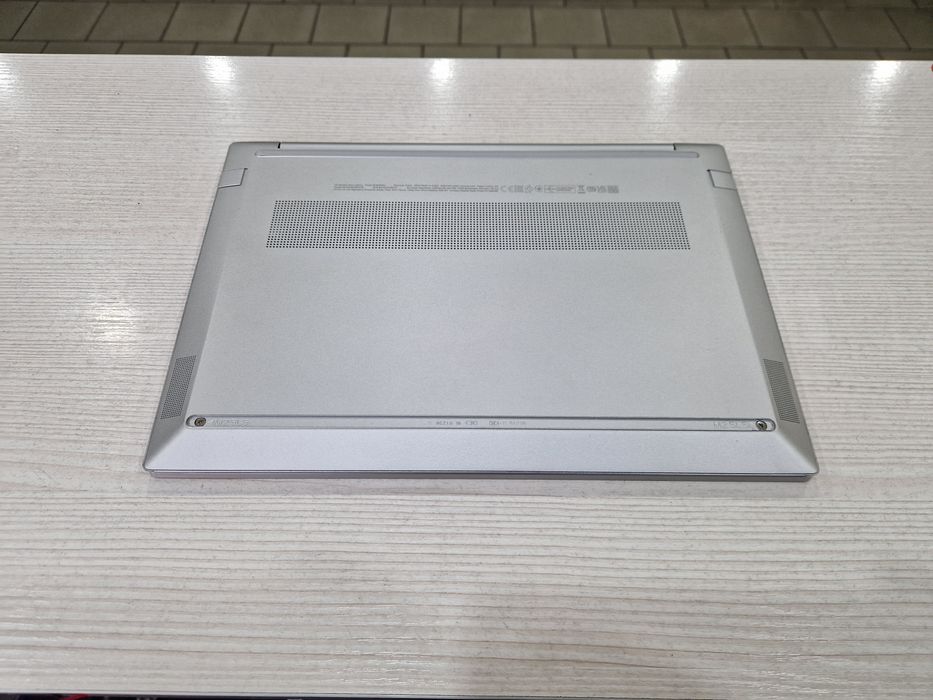 Ультра HP (2.5K IPS, Ryzen 5, 512 Gb SSD)