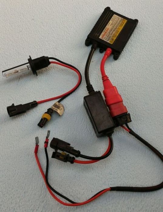 Продавам ксенонови светлини