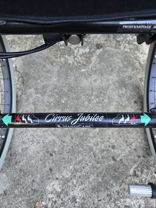 Продавам инвалидна количка.