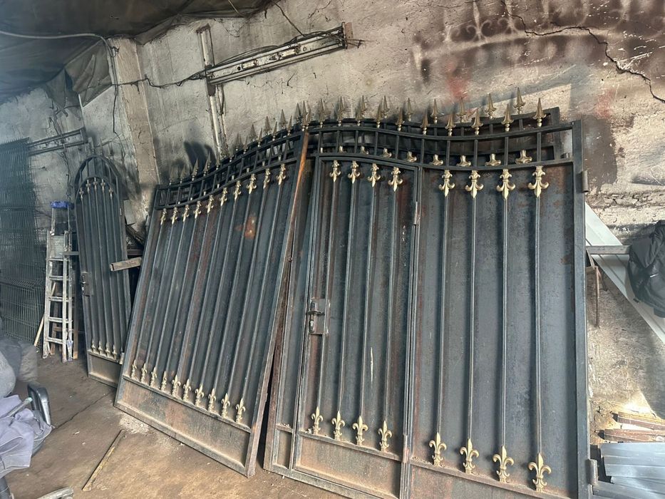 Продам 2 ворота кованые