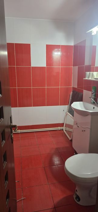 Inchiriez spatiu comercial