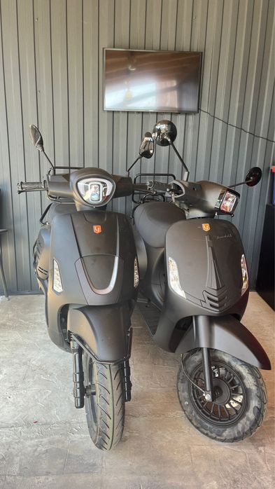 Scutere de vânzare, de la 1000€, permis B/AM, cască inclusă Scuter 50cc / electric, nou, de la 1300€ negociabil