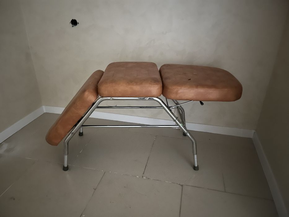 Косметологическая кушетка, кресло