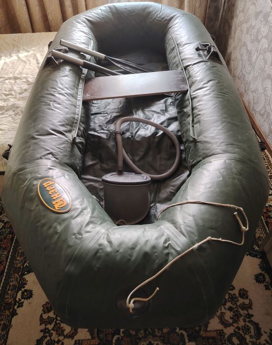 Лодка гребная(полная комплектация)