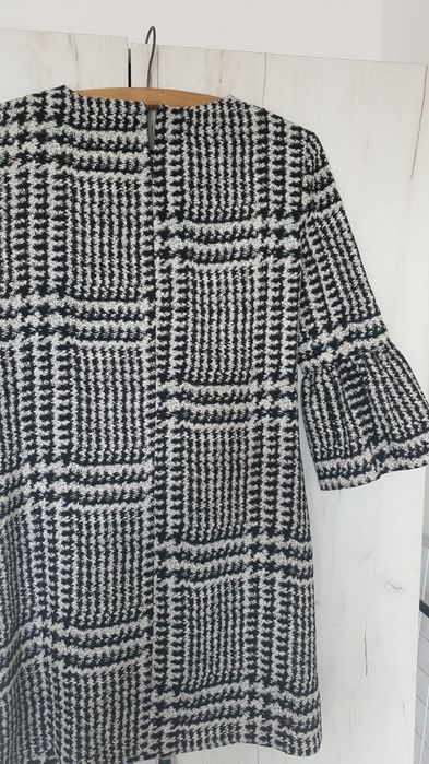 Rochie Zara Woman alb negru superba tip tweed pepit pied de poule midi XS, S elegantă office noua