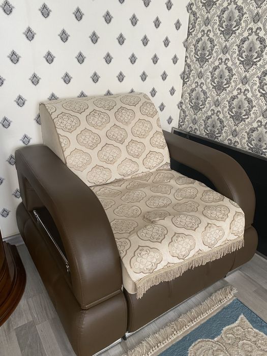 Продам диван с креслами