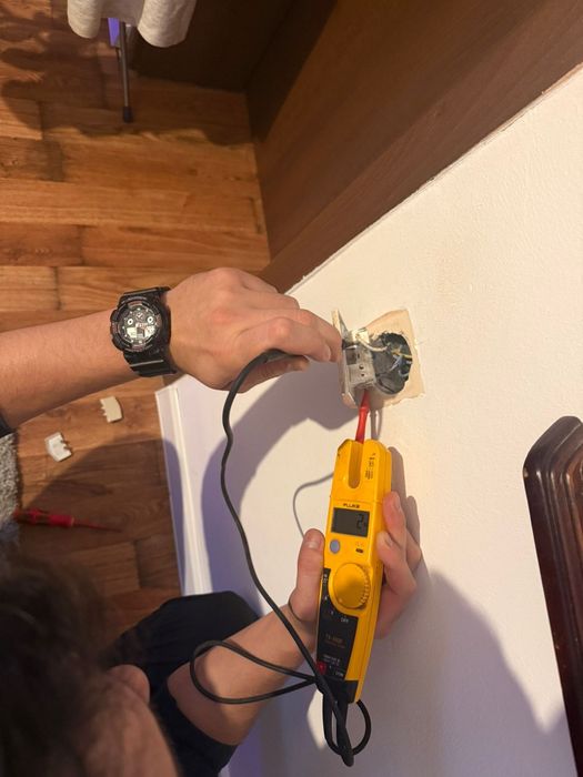 Electrician Instalații