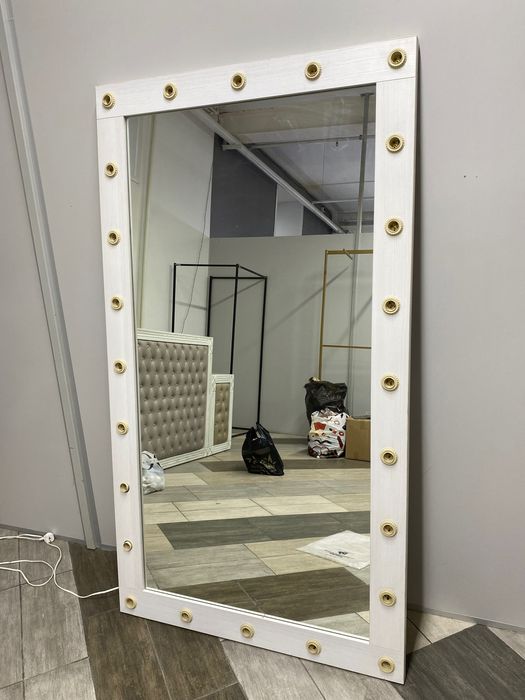 Продам зеркало навесное