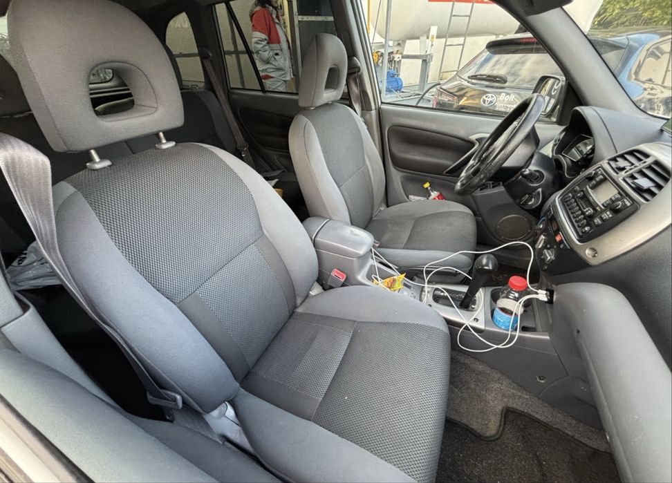 Toyota rav 4 automata  cutie ok benzina 2000 separat gpl