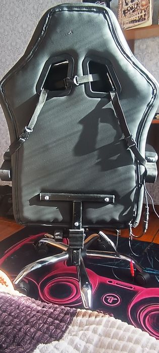 Кресло игровое с массажором