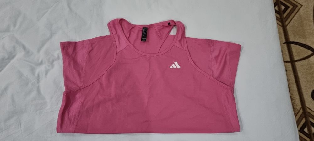 Потници на Adidas