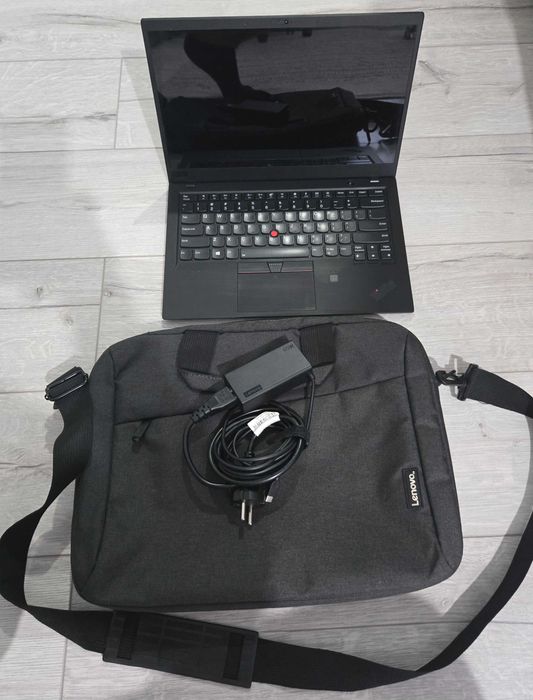 Lenovo ThinkPad X1 Carbon  Intel® Core™ i7-8550U - pret valabil doar AZI
