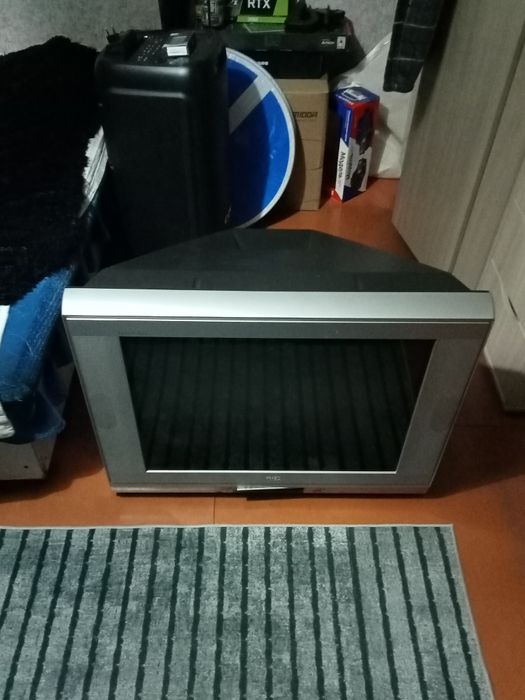 телевизор рабочий хороший