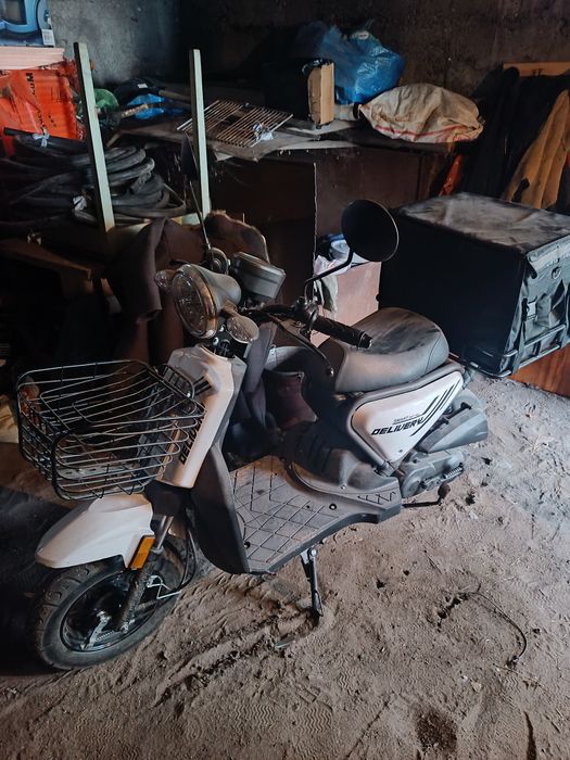 Продам скутер пробег 1000км