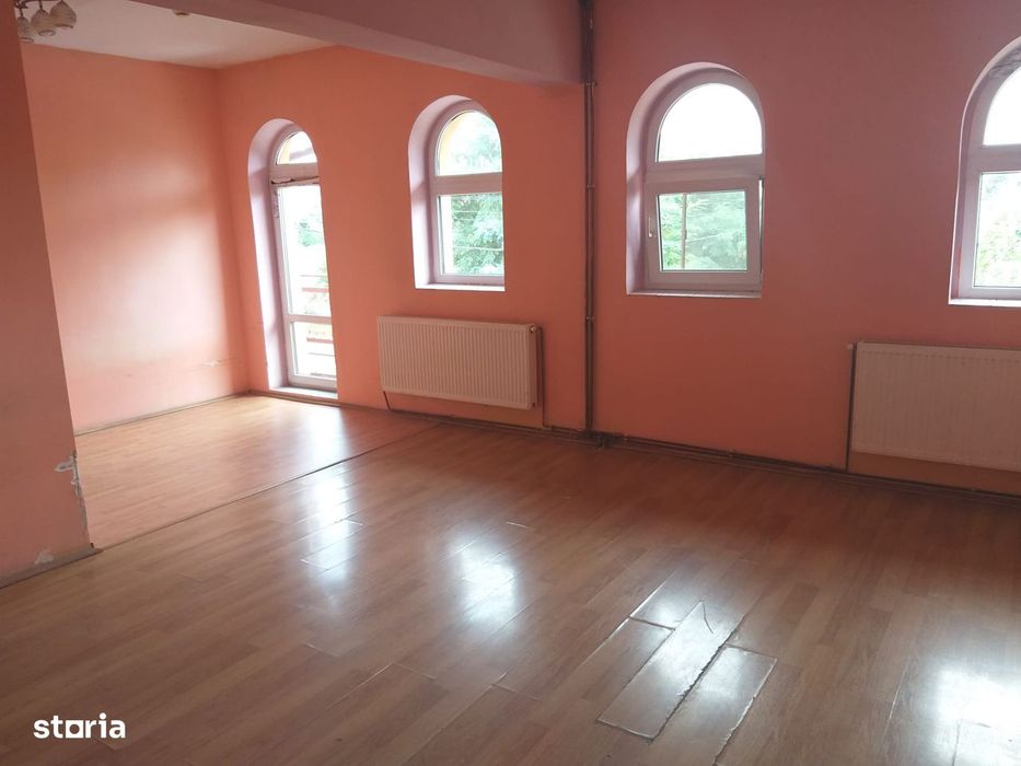 Spațiu comercial de închiriat, 700 mp- Targoviste- zona Sagricom