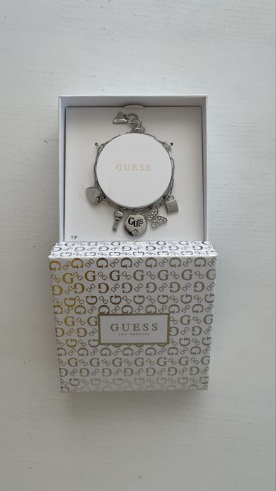 Дамска гривна Guess