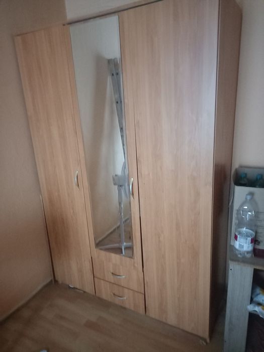 Sifonier în 3 uși